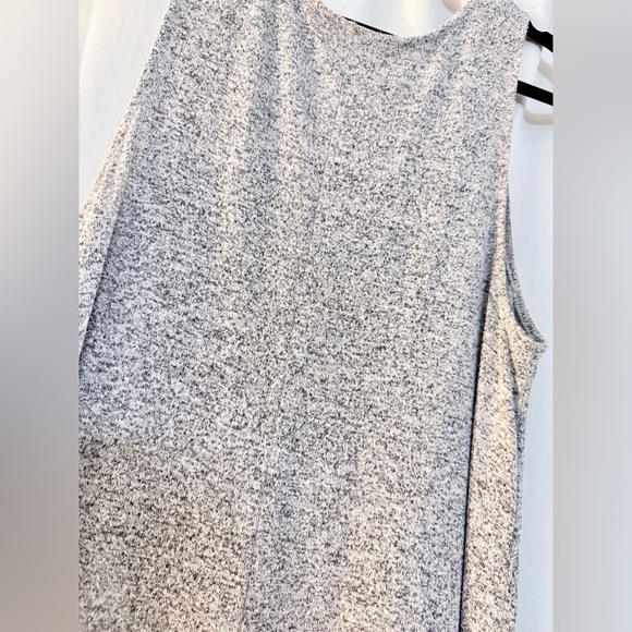 Old Navy Light Gray Sleeveless Dress - Picture 4 of 5